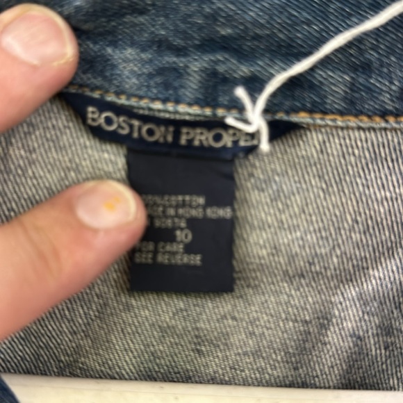 Boston proper women’s Denim Jean jacket size 10 - Picture 3 of 7